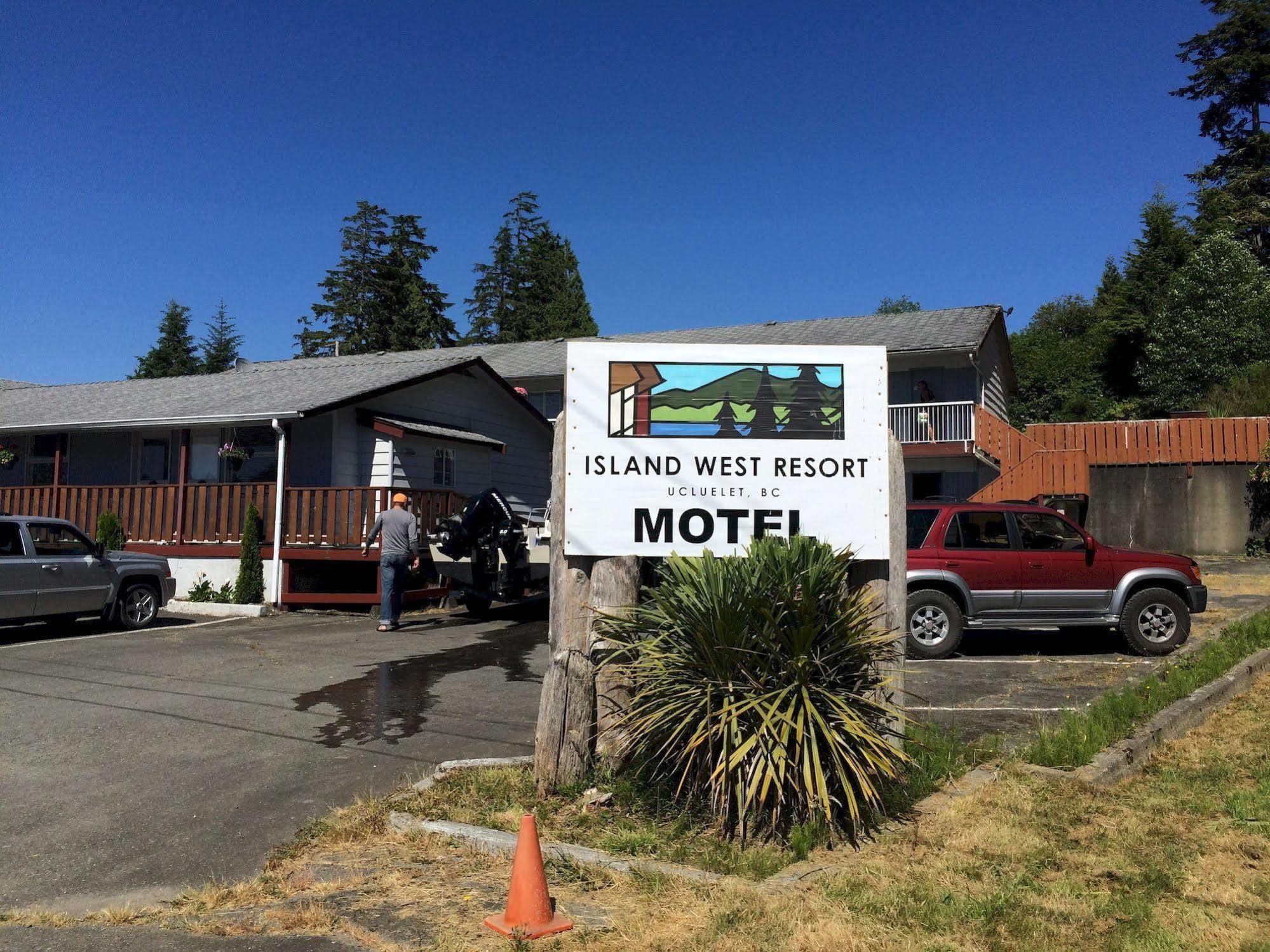 Island West Resort Ucluelet Exterior photo