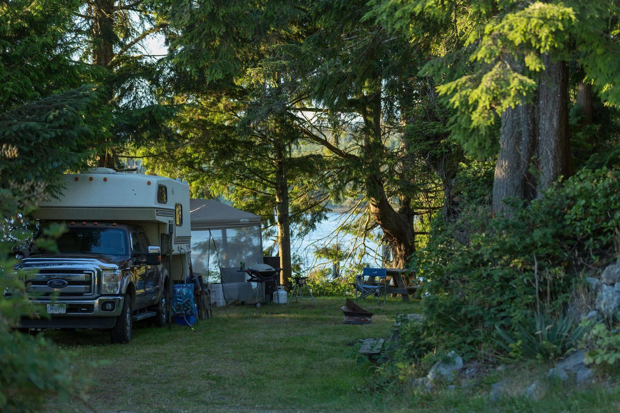 Island West Resort Ucluelet Exterior photo